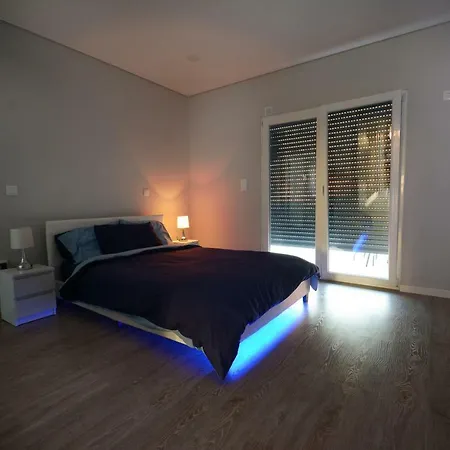 Paradise Terrace House Willa *