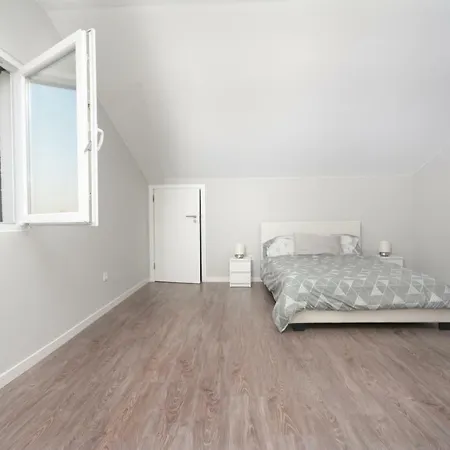 Paradise Terrace House *